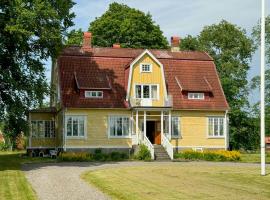 Historic Vicarage By The Lake In Dalskog，位于Dalskog的酒店
