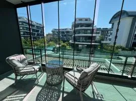 Bright Flat with Pool & Private Beach 750m to Sea