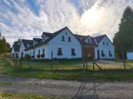 Matějovec 109 & Ubytování Na statku