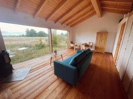 "room with a view" Wunderschönes Häuschen mit Traumblick und Kaminofen，位于Selchow的酒店