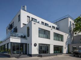 Hotel Golf Prague，位于布拉格的酒店