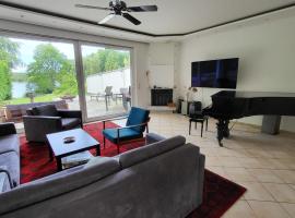 Apartment Terrassenwohnung am See by Interhome，位于Stechlin的酒店