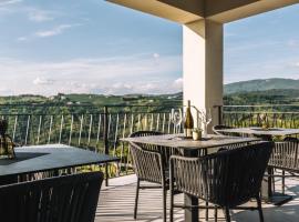 Villa Sofija，位于Kojsko的带停车场的酒店