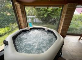 R&oacute;zsa Apartman Dombori，位于Fadd-Dombori的自助式住宿