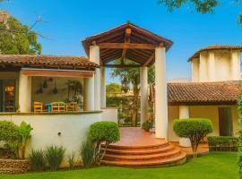 Malinalco Country House with Pool and Paddle Court，位于马利纳尔科的酒店