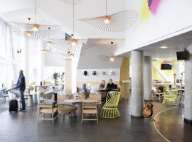 里尔欧罗巴诺富特套房酒店，位于里尔的酒店