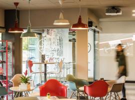 格拉诺列尔斯蒙特梅洛宜必思酒店，位于格拉诺列尔斯的酒店