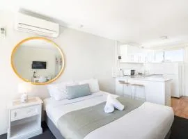 Bathurst Studio Apartments