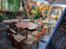 HOSTEL SAKAR Quintero Beach，位于El Cerrillo的酒店