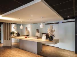 巴勒米卢斯机场宜必思酒店，位于圣路易的酒店