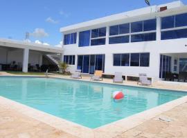 Private Villa w Pool BBQ Up to 25Guests，位于Pajarito的酒店