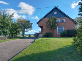 Ferienhaus Hescheld With Private Jacuzzi，位于黑伦塔尔的酒店