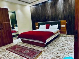 Mehfil Marriage palace，位于萨姆巴尔普尔的酒店