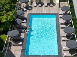 尼斯机场诺富特套房酒店，位于尼斯的酒店