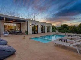 PanStel - Villa Aurora with private pool jacuzzi