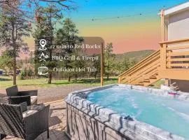Near Red Rocks with Hot Tub, Fire Pit and Views