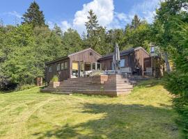 2 Bedroom Beautiful Home In Gressvik，位于格尔斯维克的酒店