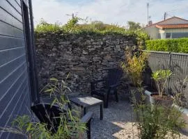Chambre indépendante avec terrasse extérieure proche aéroport et Nantes centre