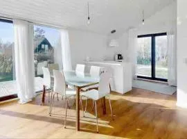 Stylish Cottage Near Beach Cliffs Harbour