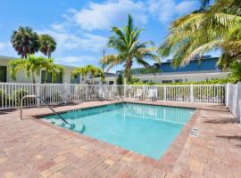 Driftwood Villas at Anna Maria Island Inn，位于霍姆斯海滩的酒店