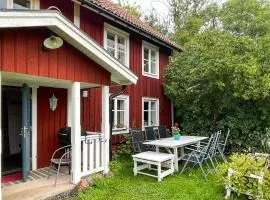 2 Bedroom Awesome Home In Arboga