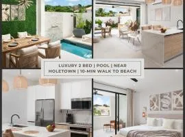 Walk to Beach, Luxury Villa, Pool, Near Holetown