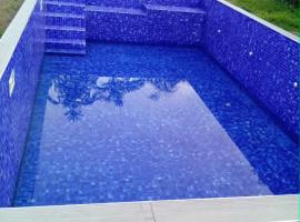 Strandhaus auf Sibuyan Island nahe Cresta de Gallo - Marevic's Guesthouse 2，位于San Fernando的酒店