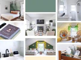 Elegant Forest Retreat - Starlink, Coffee, BBQ，位于福克斯的酒店