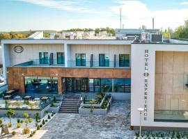 Hotel Experience，位于Bečej的酒店