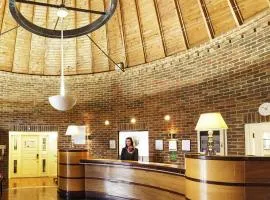 顿桥威尔斯美居酒店