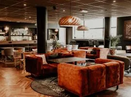 瓦朗西纳中心美居酒店