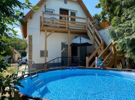 Müllers Ferienhäuser Gunaras & Harmonie in Gunaras，位于栋博堡的酒店