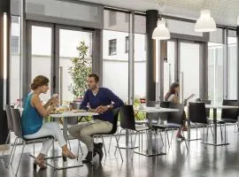 巴黎克利希阿德吉奥阿克瑟斯公寓式酒店