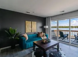 New Renovated 5BD Home with Hot Tub Sauna & Game Rm