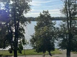 Kawalerka nad jeziorem