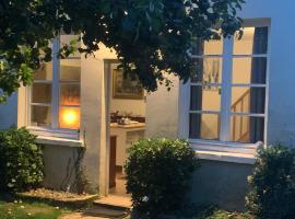 Gîte Apple Tree Les Fontenelles，位于Sourdeval的酒店