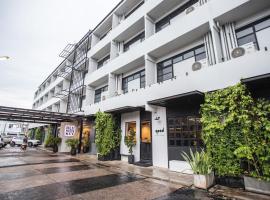 Blu Monkey Hotel Surat Thani，位于素叻的酒店
