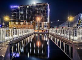 瑟堡中心港口美居酒店，位于瑟堡的酒店