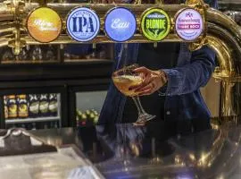 楠泰尔拉德芳斯宜必思酒店