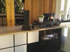 Hotel La Mina，位于普埃托利亚诺的酒店