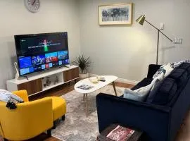 Beautiful Entire 2 Bedroom Suite