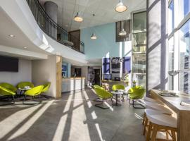 尼斯加利福尼莱瓦尔宜必思快捷酒店，位于尼斯的酒店