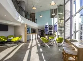 尼斯加利福尼莱瓦尔宜必思快捷酒店