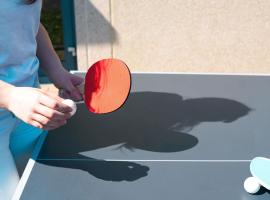 卡昂布雷塔格尼宜必思快捷酒店，位于奥登河畔的布雷特维尔的酒店