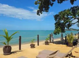 2Bedrooms Beachfront House with Fast WIFI