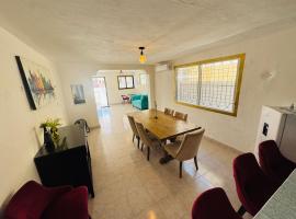 Coastal Living A little slice of Progreso，位于普罗格雷索的酒店