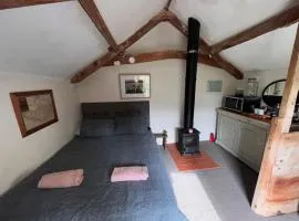 The Hay Loft - private bathroom in separate building 10 metres away