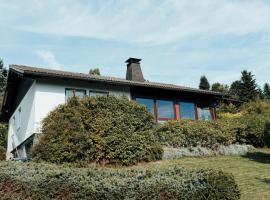 Kindvriendelijk vakantiehuis in Winterberg met tuin - Modern & rustig gelegen，位于温特贝格的乡村别墅