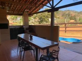 Casa de Campo, no Paraiso, 3,5 KM da UFV e 6 KM do centro de Viçosa