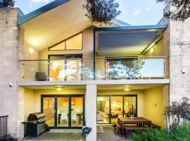 Surfside 9 - In the Idyllic Yallingup Beach Scene